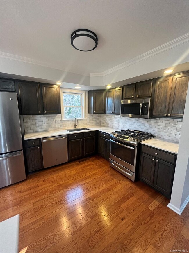 Building Photo - 8 Marion Ave