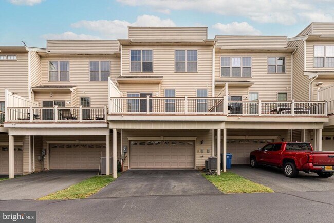 Building Photo - 22635 Norwalk Square
