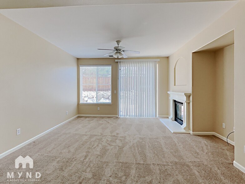 Building Photo - 6890 Apus Dr