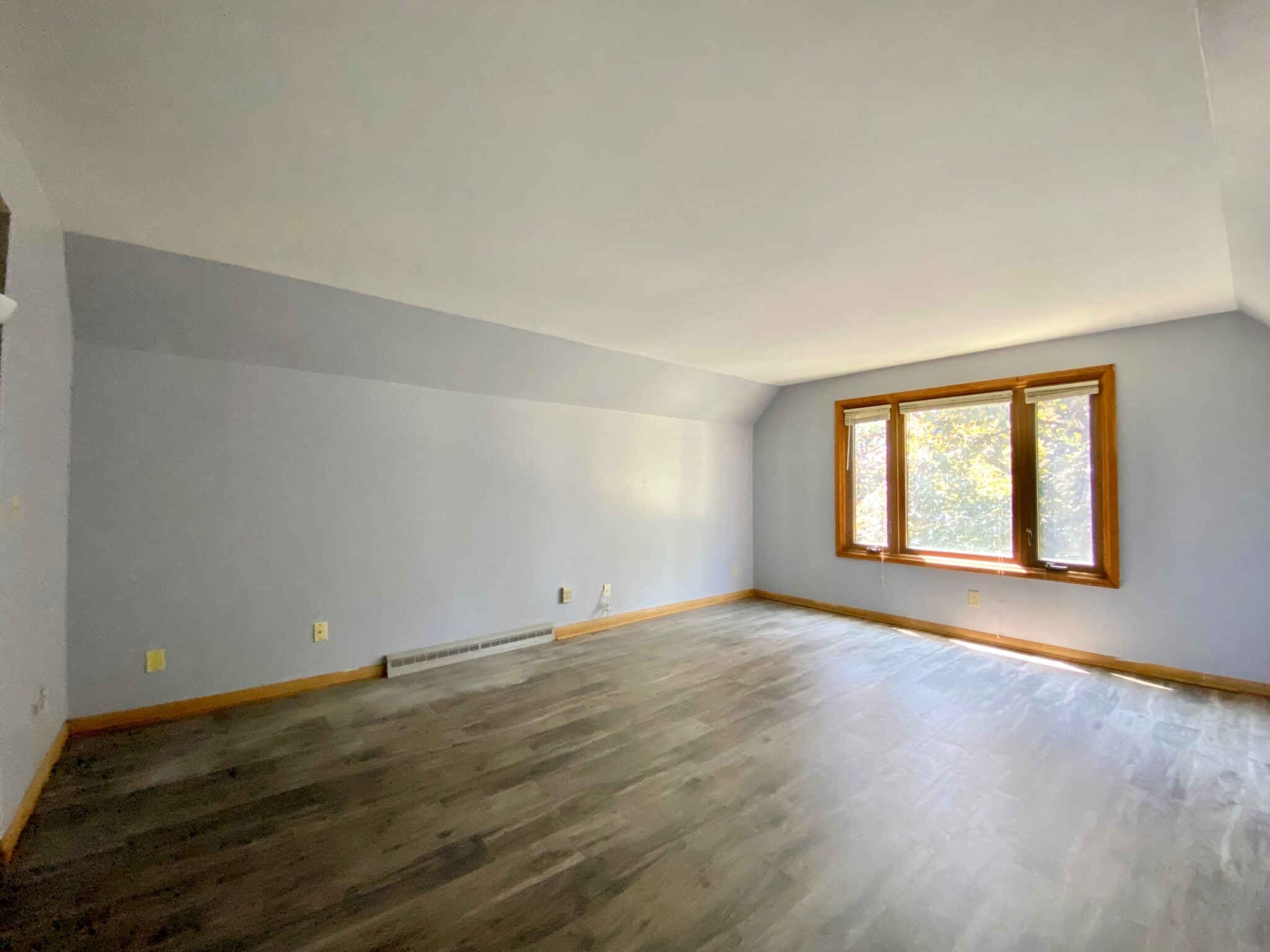 Building Photo - 3860 S Whitnall Ave