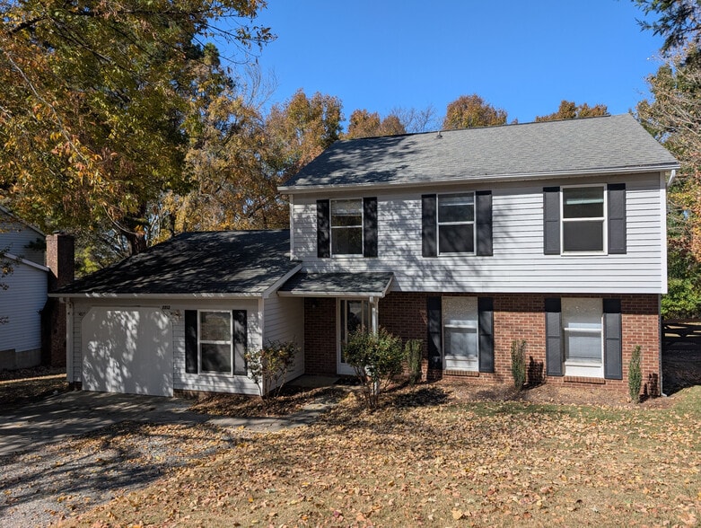 Building Photo - Room in House on Flint Glenn Ln