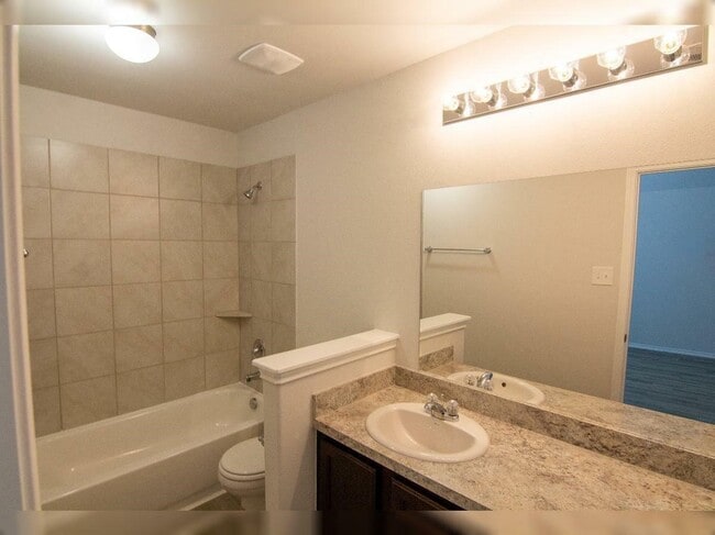 Building Photo - 1115 Imperial Bend Dr