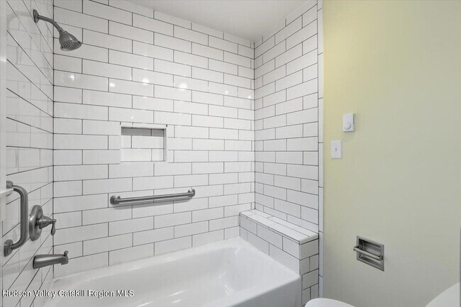 Building Photo - 5265 NY-9G