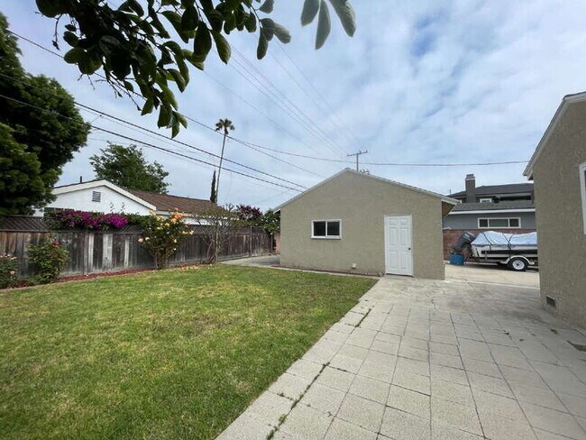 Building Photo - 2050 McNab Ave