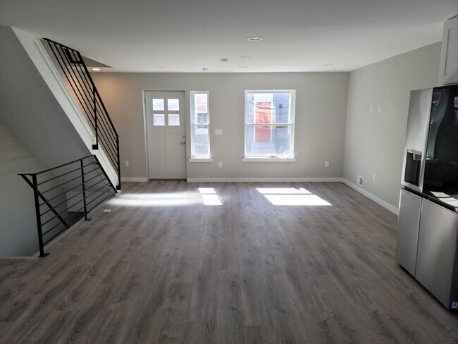 Building Photo - 2953 Edgley St