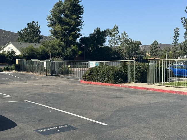 Building Photo - Rancho Bernardo Waterbridge Condos