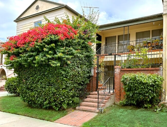 Building Photo - 7941 Blackburn Ave
