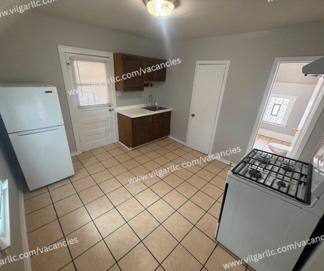 Building Photo - 4926 Olcott Ave