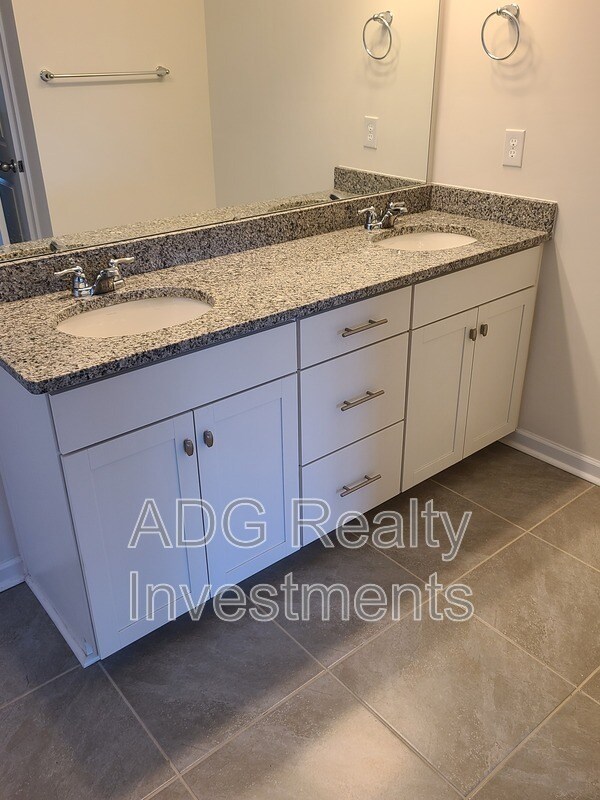 Building Photo - 1577 Cambria Ct