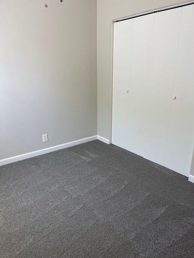 Building Photo - 3 Bed 2 Bath Home North Nashville