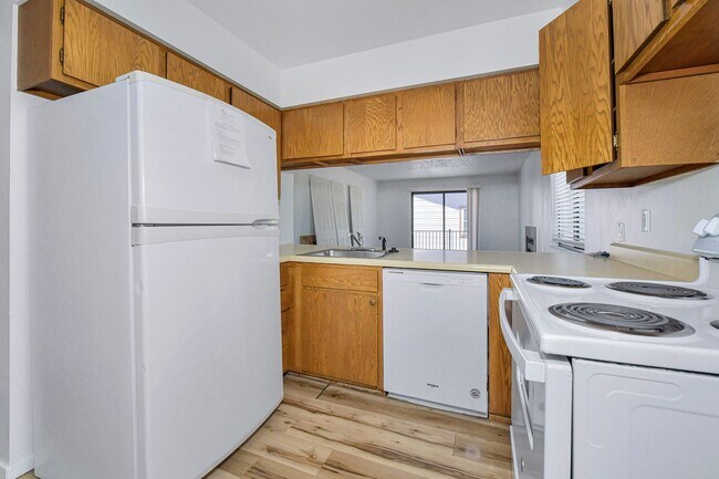 Building Photo - 6702 Dublin Loop W