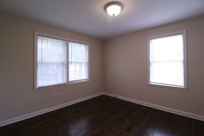 Building Photo - Updated 1 Bedroom 1 Bath Duplex in Olathe ...