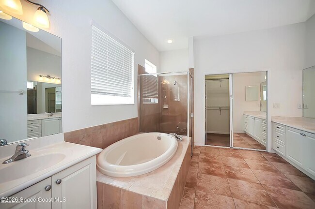 Building Photo - 4859 Chastain Dr