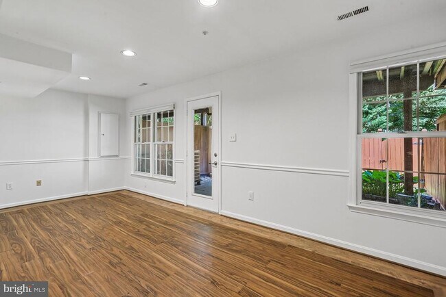 Building Photo - 417 Winding Rose Dr