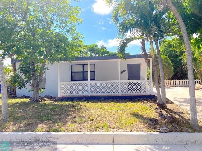 Primary Photo - 3630 SW 46th Ave