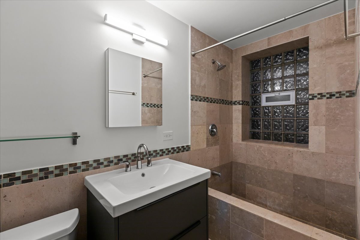 Building Photo - 1278 W Victoria St