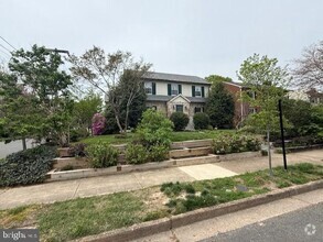 Building Photo - 1500 Augustine Ave