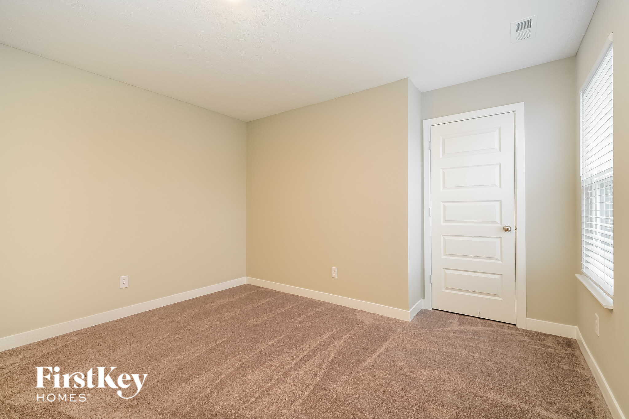 Building Photo - 3656 Locust Dr