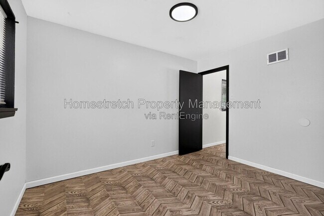Building Photo - 5544 Sapphire Ave