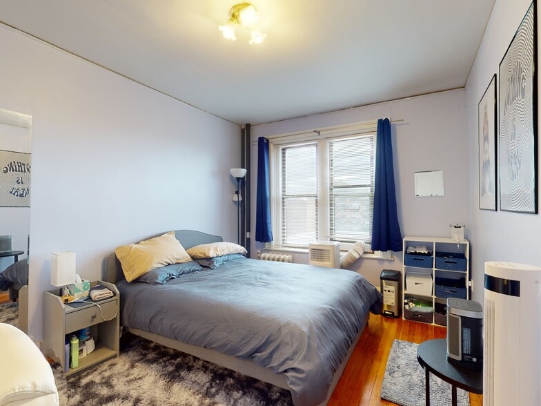 Building Photo - 448 Park Dr