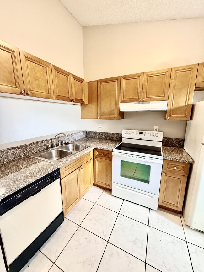 Building Photo - 11632 NW 23rd Ct