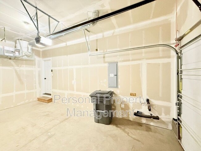 Building Photo - 13024 NE 26th St