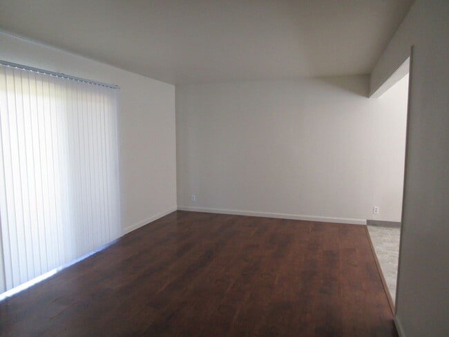 Building Photo - 124 San Carlos Ct