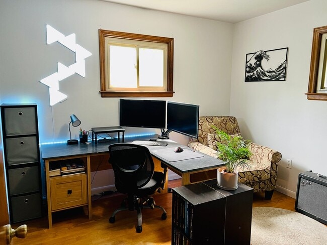 Building Photo - Charming 3 Bedroom Christiansburg Home