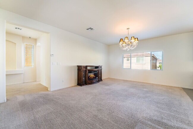 Building Photo - 4 bedroom home, 4 bathrooms,  with a fully self  contained casita with a 3 car garage