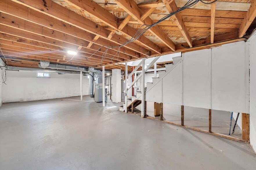 BASEMENT - 2413 Memorial Ave SW