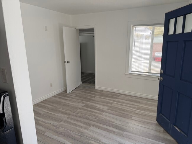 Building Photo - 3619 Edenhurst Ave