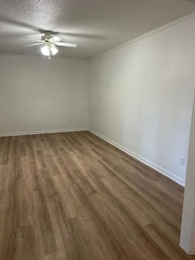 Building Photo - GORGEOUS RENOVATED HOME