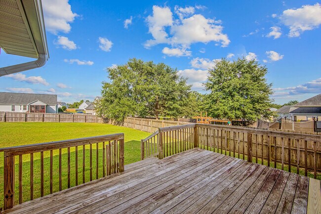 Building Photo - 355 Lockwood Dr