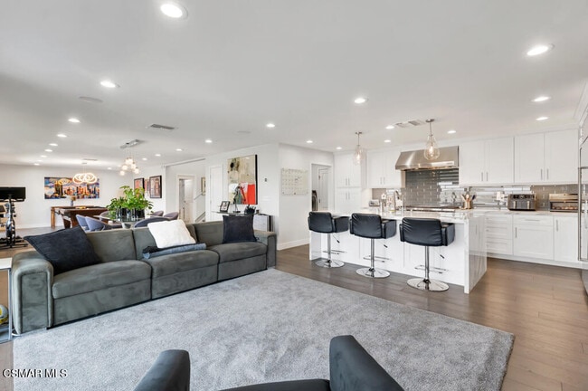 Building Photo - 4066 Calle Del Sol