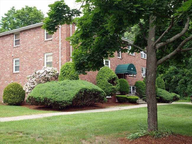 Building Photo - 180 Tyngsboro Rd