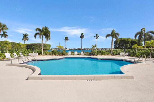 Building Photo - 1701 S Flagler Dr