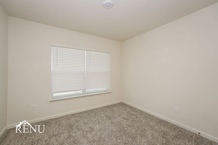 Building Photo - 123 Palomino Bnd Dr