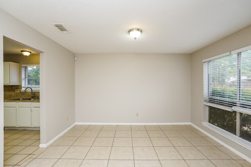 Building Photo - 29127 Waltham St