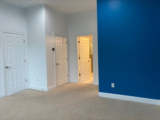 Building Photo - 40 Copper Square Dr