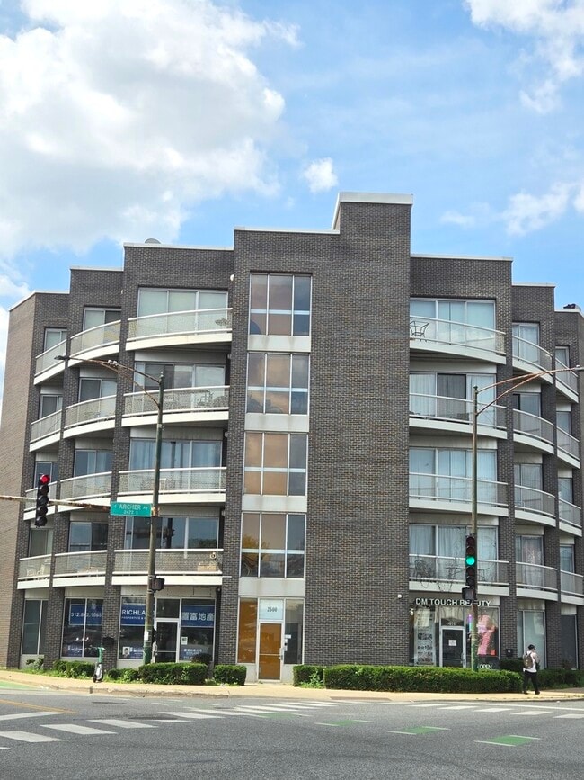 Building Photo - 2500 S Halsted St