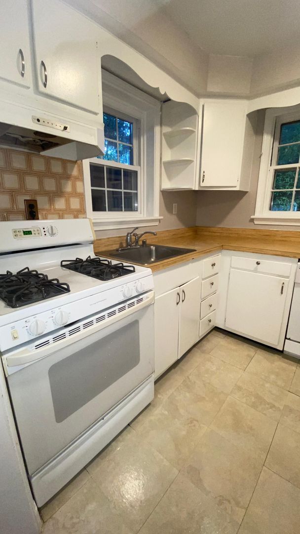 Building Photo - 3 Bedroom in Woodmoor available ASAP!!