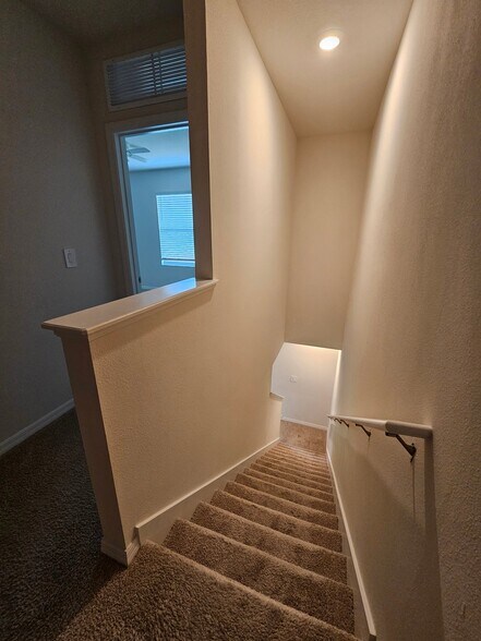 Building Photo - 8652 Milestone Dr