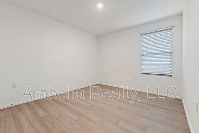 Building Photo - 12006 Still Pass