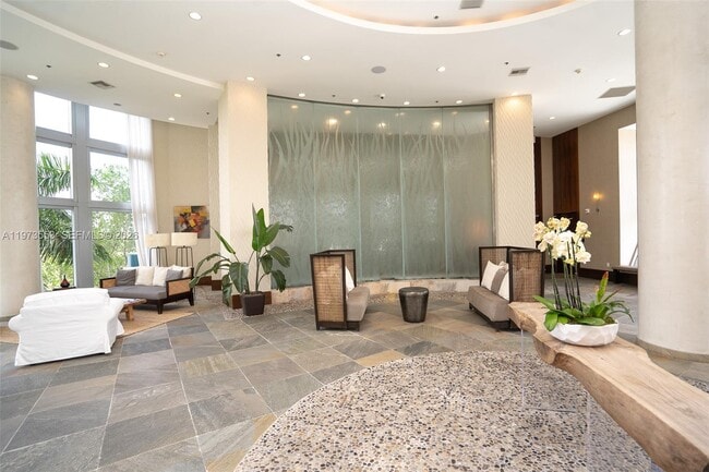 Building Photo - 2641 N Flamingo Rd