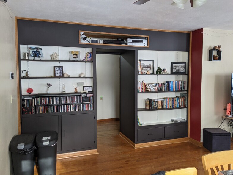 Living Room/Dining Room - 2267 S Syene Rd