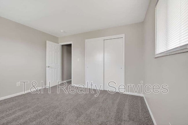 Building Photo - 1655 Walker Ave