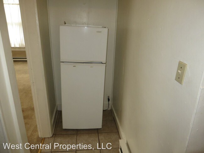 Building Photo - 710 W Packard Ave