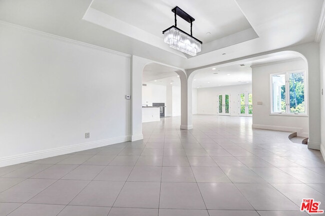 Building Photo - 4156 Sunswept Dr
