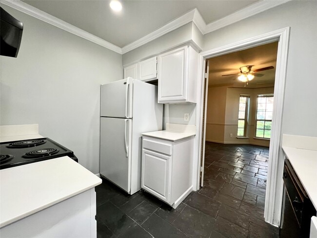 Building Photo - 1551 W Sam Houston Pkwy S