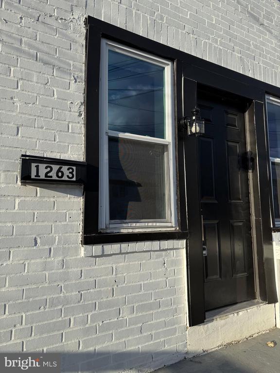 Building Photo - 1263 S Merrimac Rd